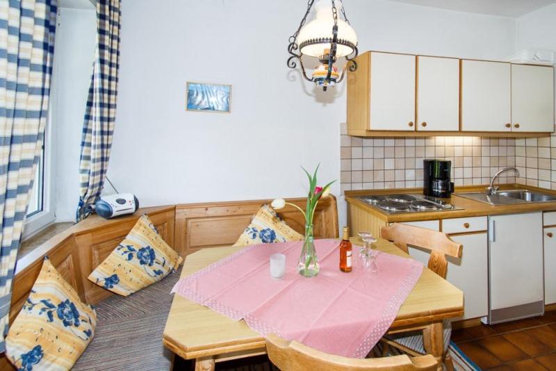 Cafe Chiemgau Und Gaestehaus Ruhpolding Exterior photo