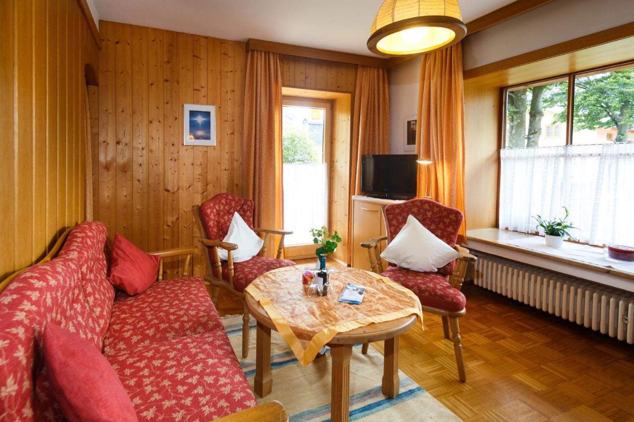 Cafe Chiemgau Und Gaestehaus Ruhpolding Exterior photo